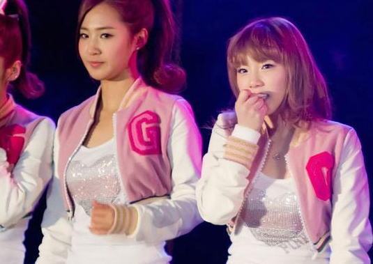 【GIFあり】少女時代 韓国のバラエティー番組で乳首モロ出し放送事故ｗｗｗｗｗｗｗ