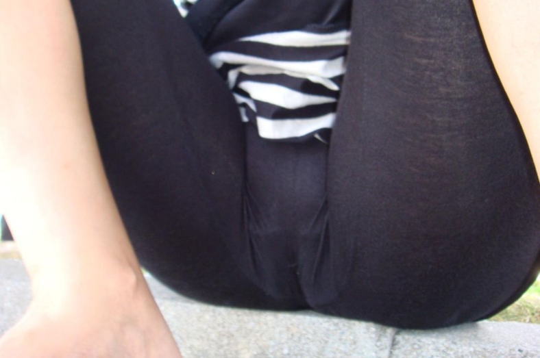 【画像】スパッツ穿いてる女って恥ずかしくないの？股間や尻の形が丸わかりなんですが・・・