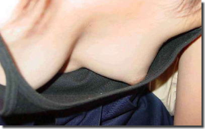 スカッと抜ける胸チラエロ画像に乳首ポロリ要素は必須 ①