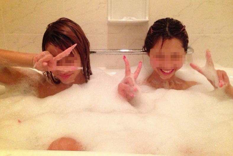 【ＳＮＳプチエロ】ＳＮＳでお風呂にはいってるとこ撮ったナチュラルなエロ画像見つけた