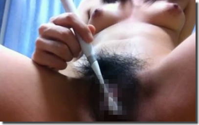 全裸や半裸で歯磨きしたり歯ブラシを挿入したりのエロ画像 ③