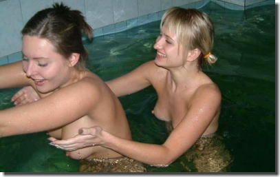 女友達とお風呂・シャワー！女同士で入浴してるエロ画像 ①