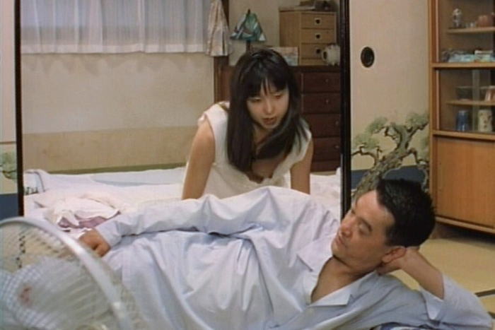 【画像あり】女優・山口智子が乳首ポロリし続けている…←これがノーブラで映画に出た末路…