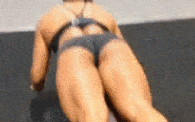 女性がジムで運動してるエクササイズなエロGIF画像 ①