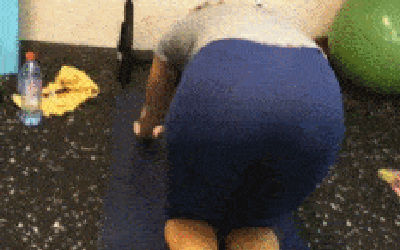 女性がジムで運動してるエクササイズなエロGIF画像 ③