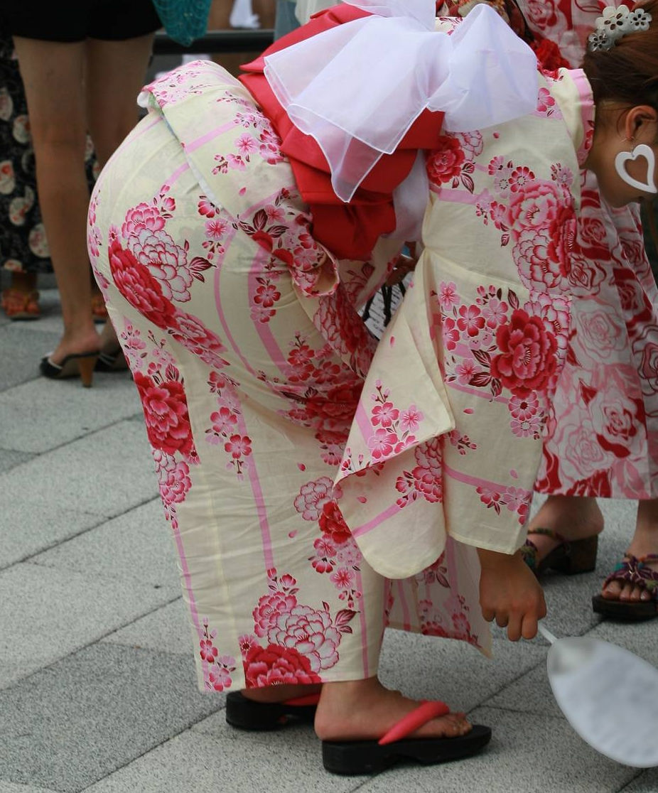 浴衣 パン 線