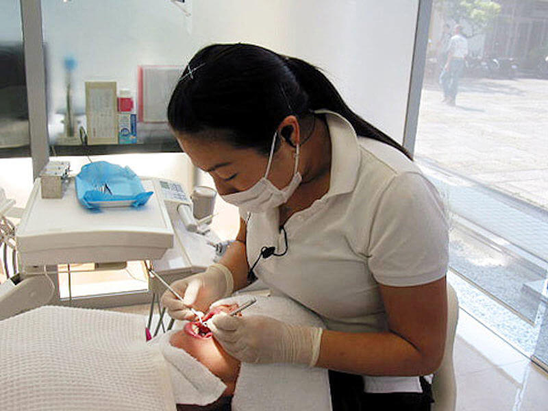 歯医者 おっぱい 巨乳 歯科衛生士 エロ画像