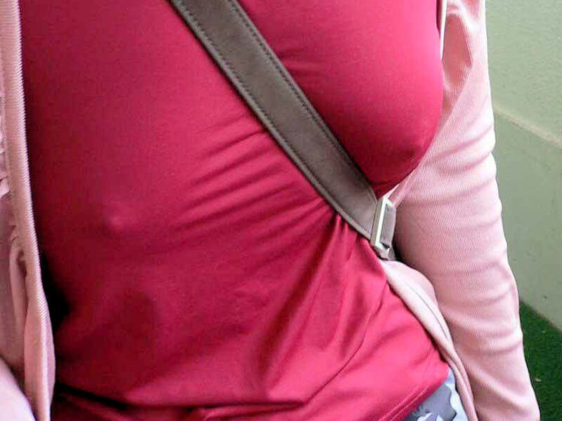 乳首透けるノーブラパイスラエロ画像