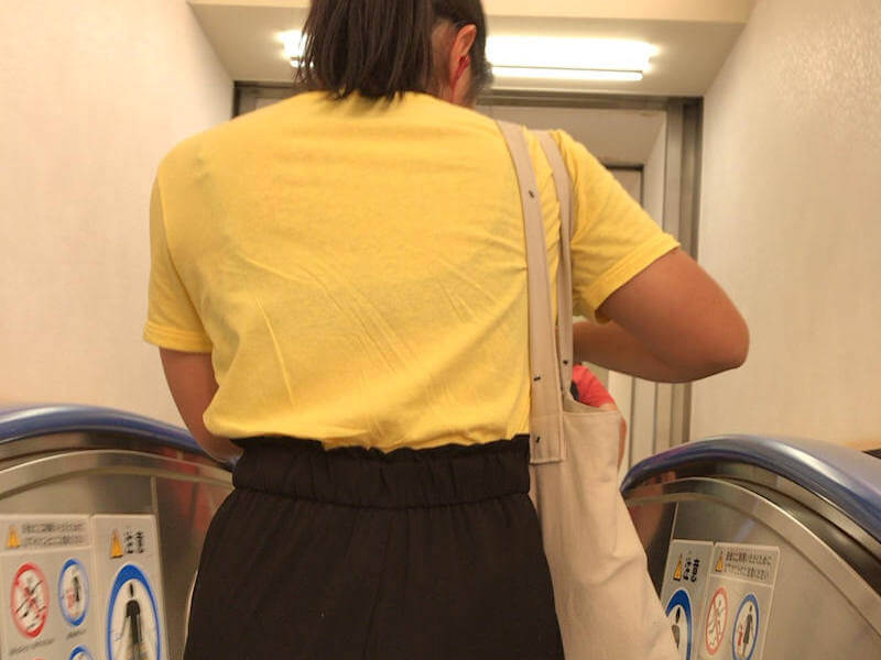 透けブラした女子大生のエ□画像