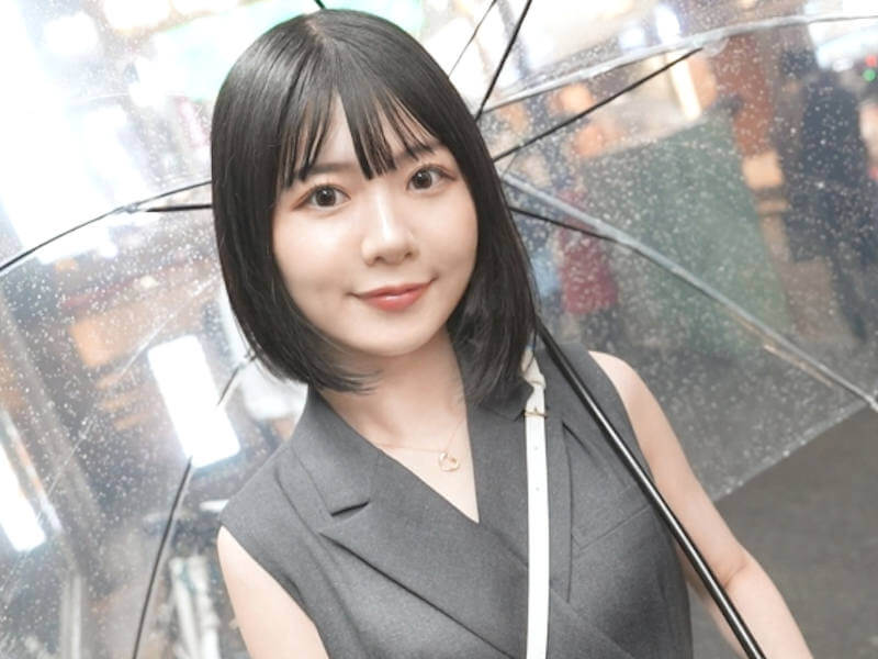 しっかりマン毛の童顔貧乳OLナンパAV