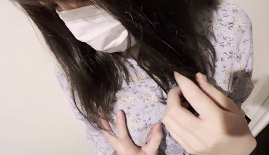 服越し 触る エロ画像 【61】