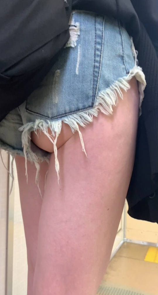 お尻 ホットパンツ エロ画像 【63】