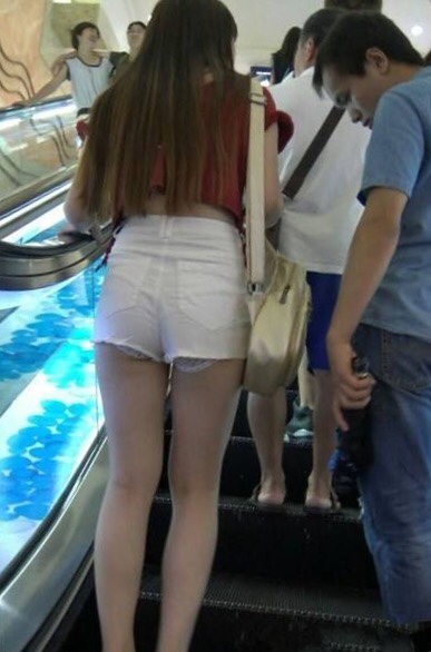 お尻 ホットパンツ エロ画像 【72】