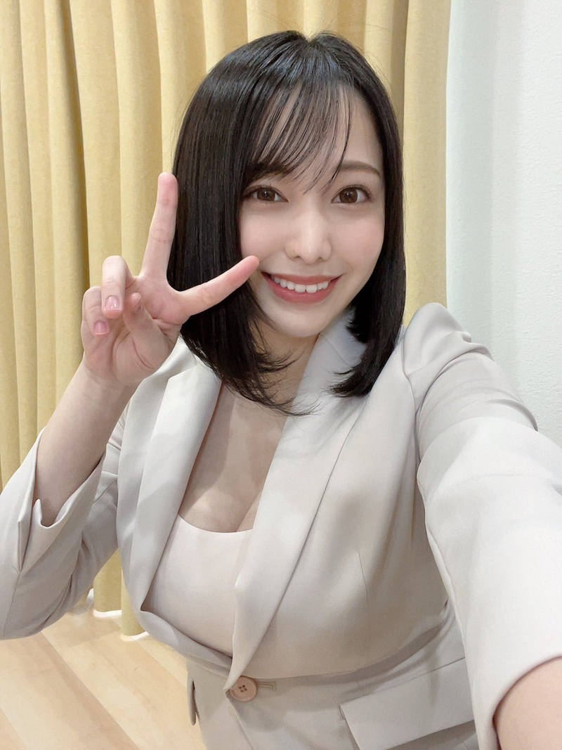 おっぱい OL エロ画像 【13】