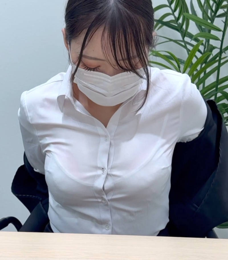 おっぱい OL エロ画像 【32】