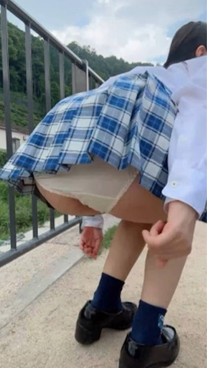 制服 JK 自撮り エロ画像 【22】