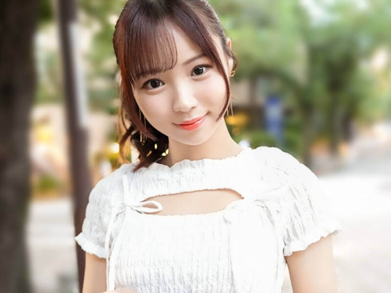 童顔でデカ乳首な女の子のハメ撮りAV