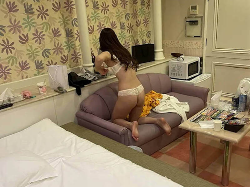 ラブホソファのエロ画像