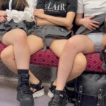 電車で太もも見せつけ画像