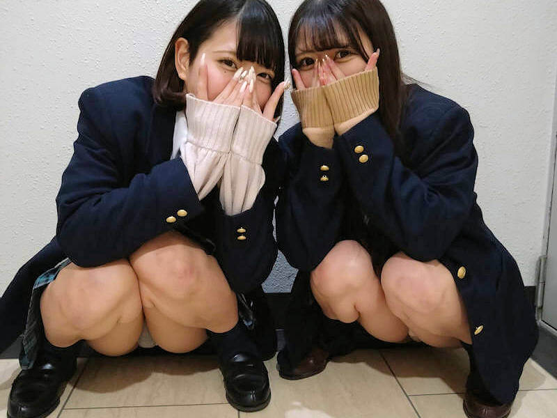 お得な複数パンチラ女子達のエロ画像