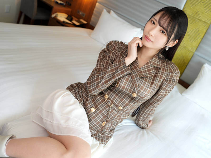 感度抜群で潮吹きするイキがイイ女のハメ撮りAV