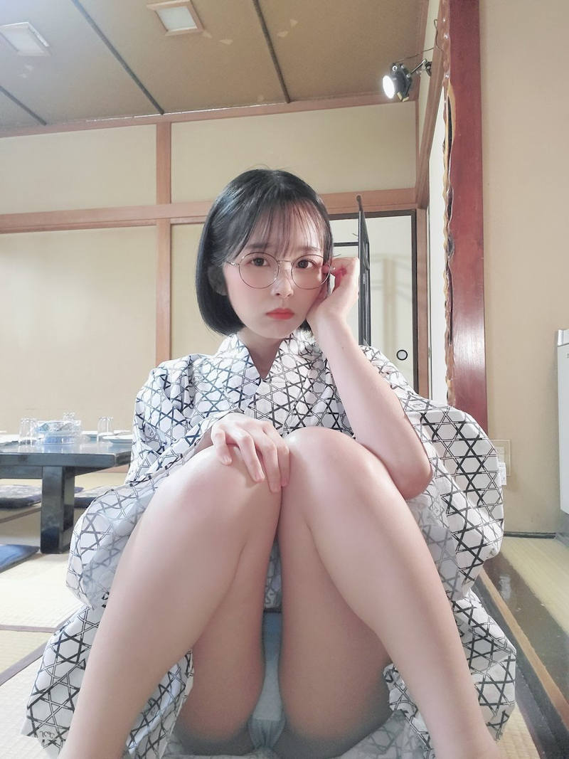 浴衣 パンチラ エロ画像 【1】